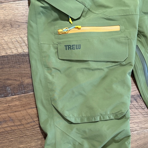 TREW Chariot Bib Women's Olive Green Outdoor Ski Cargo Overalls - Picture 3 of 9